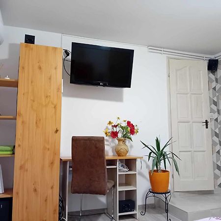 Edi Apartman Vecses Luaran gambar